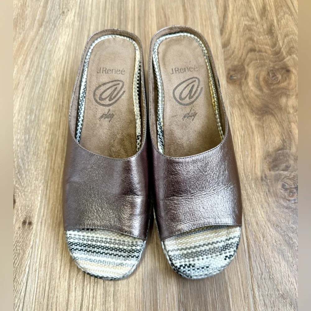 J. Renee ABRIELLE Taupe Metallic Size 7.5 LNC